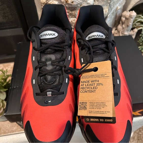 SOLD Nike Air Max Dn8 Red Black Sneakers Men’s Size 13 - Picture 6 of 7